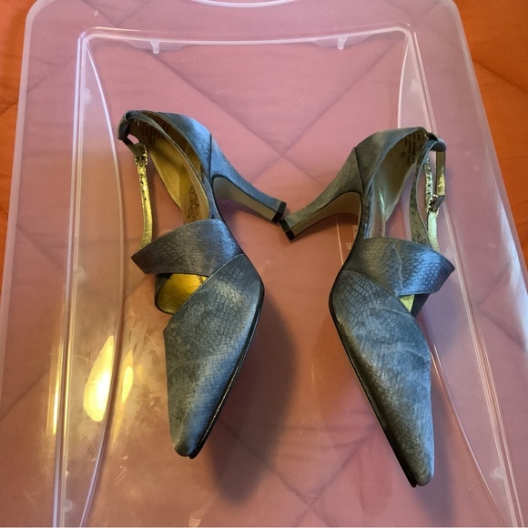 The PM Collection pumps - Picture 3 of 6